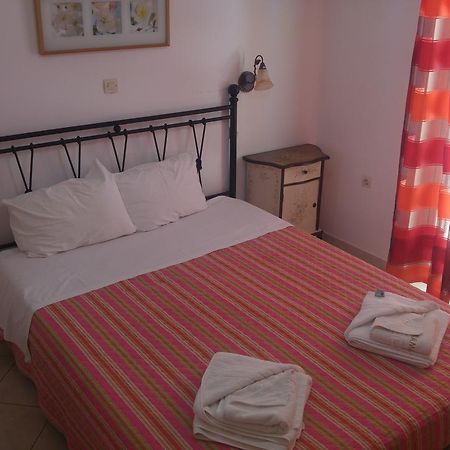 Kamares Apartments Εε Poros Town Exterior photo