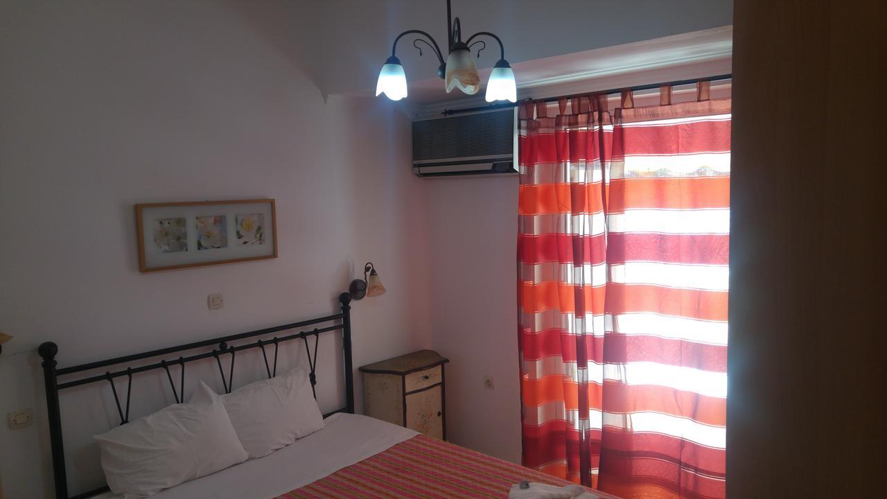 Kamares Apartments Εε Poros Town Exterior photo