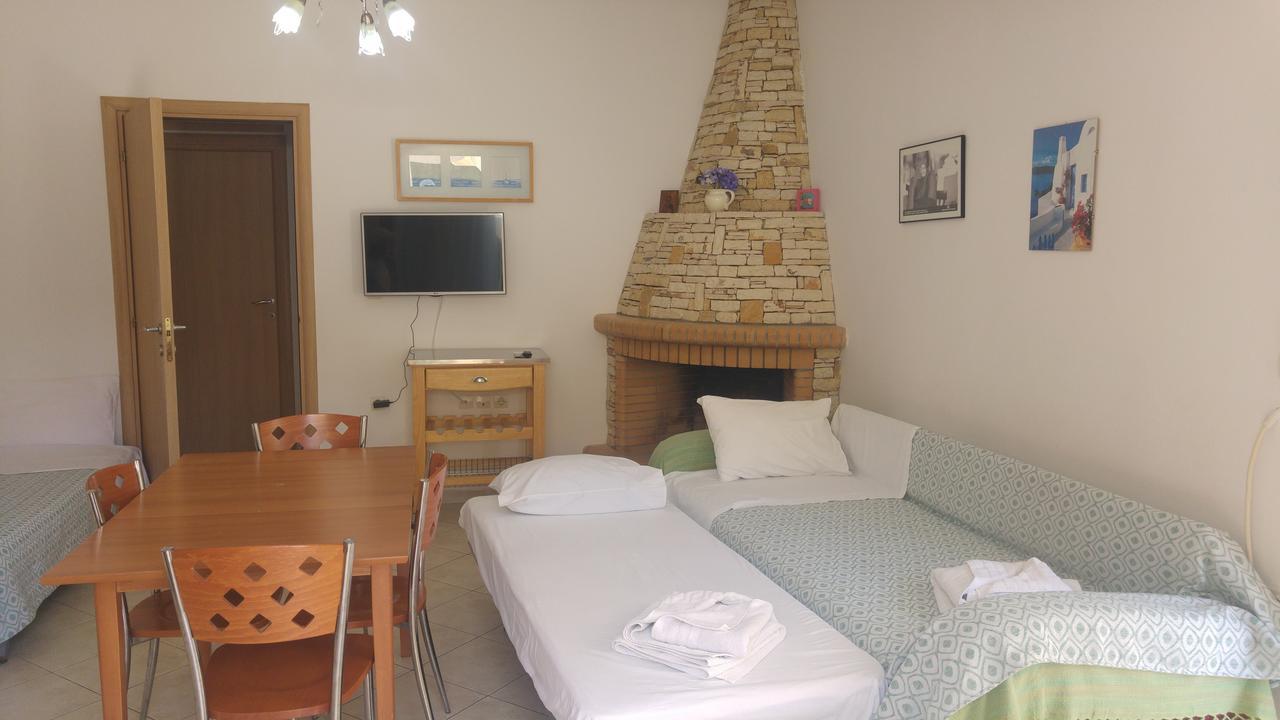 Kamares Apartments Εε Poros Town Exterior photo